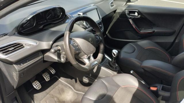 Peugeot 208 image 9