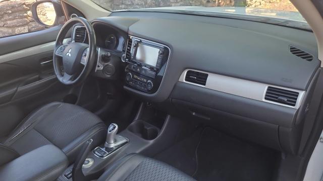 Mitsubishi Outlander image 1