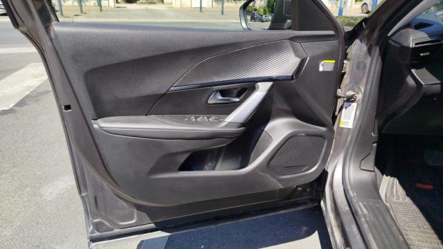Peugeot 2008 image 8