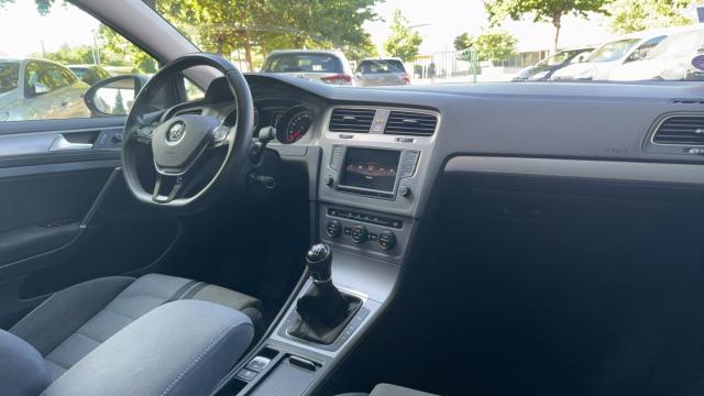 Volkswagen Golf image 7