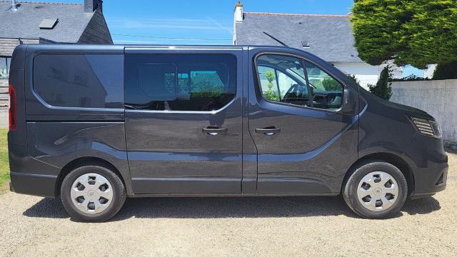 Renault Trafic image 2