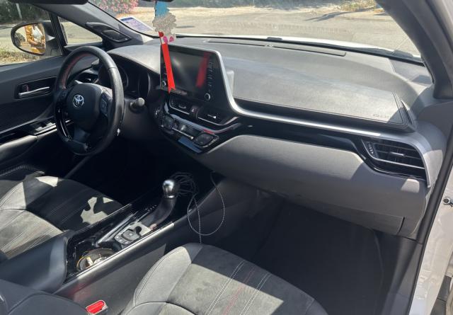 Toyota C-Hr image 8