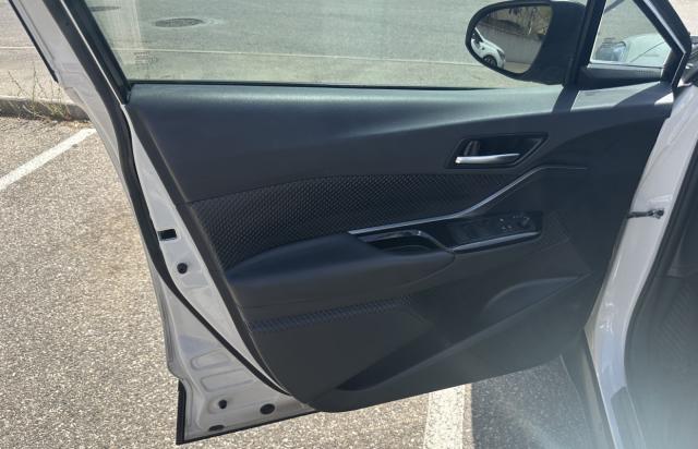 Toyota C-Hr image 6