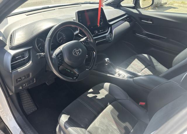 Toyota C-Hr image 9