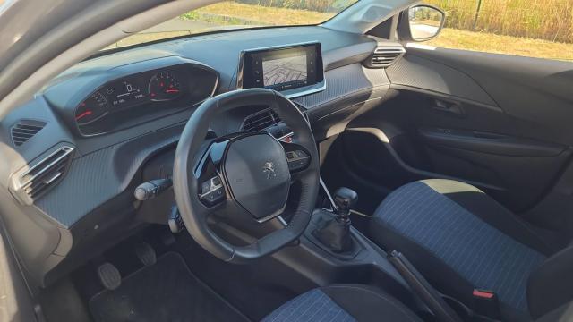 Peugeot 208 image 2