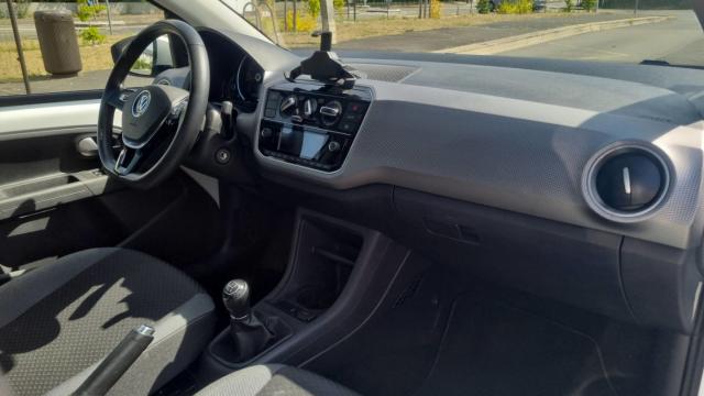 Volkswagen Up! image 7