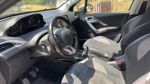 Peugeot 2008 image 3
