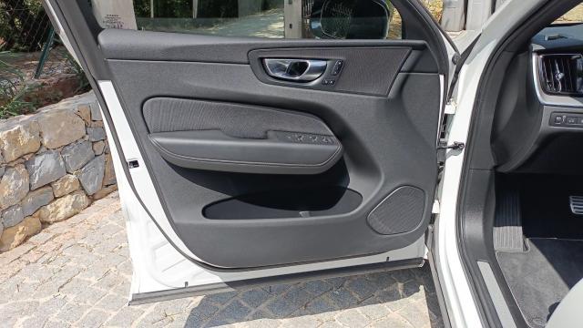 Volvo Xc60 image 2