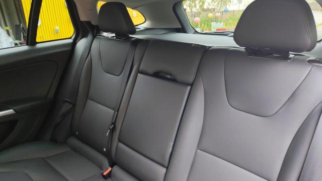 Volvo V60 Cross Country image 9