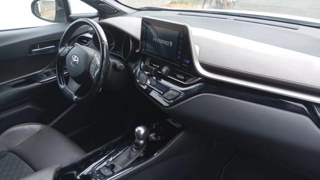 Toyota C-Hr image 8