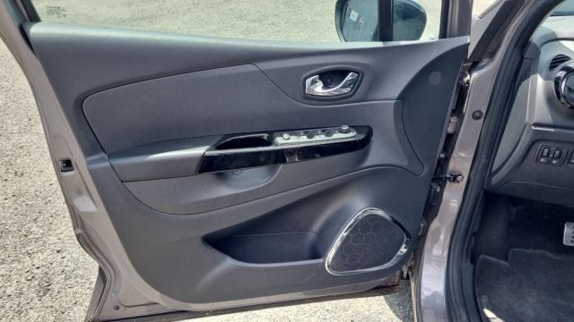 Renault Captur image 2