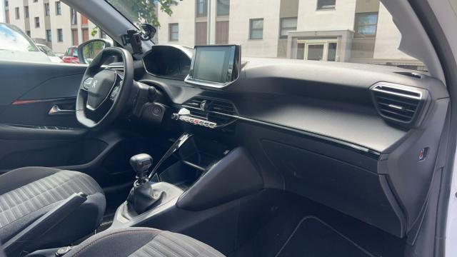 Peugeot 208 image 5