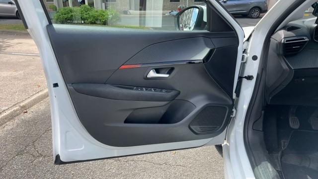 Peugeot 208 image 1