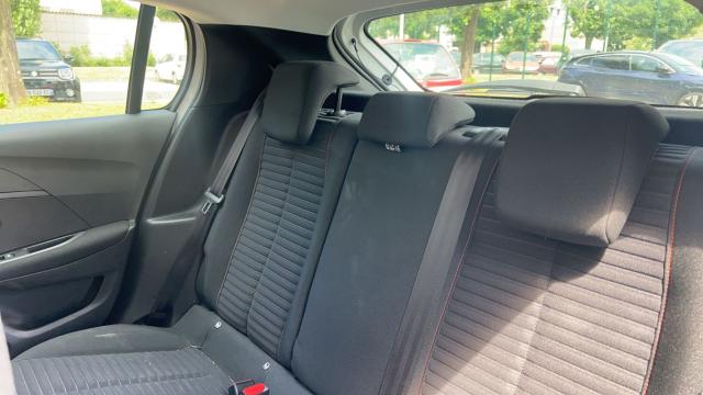 Peugeot 208 image 7