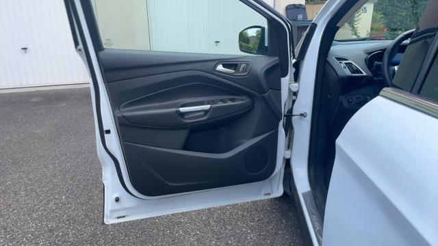 Ford Kuga image 4