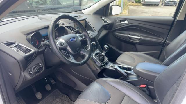 Ford Kuga image 7