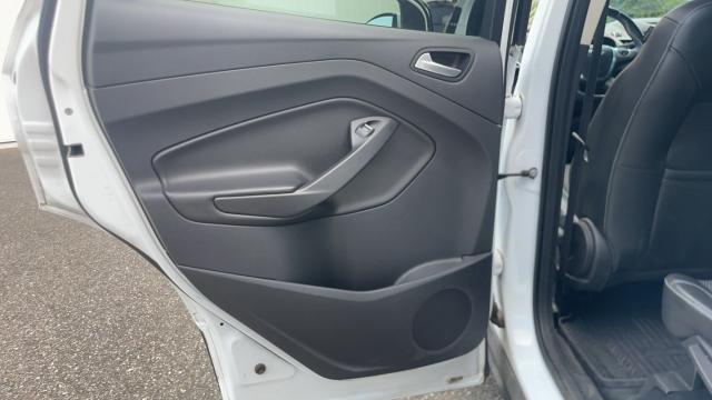 Ford Kuga image 5