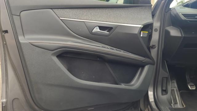 Peugeot 5008 image 1