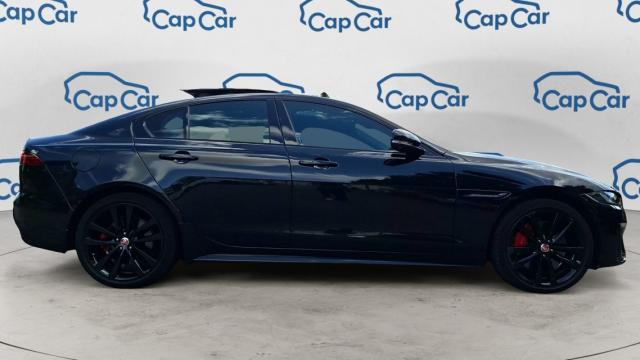 Jaguar Xe image 8