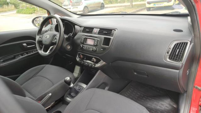 Kia Rio image 6