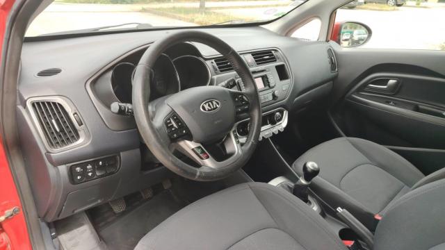 Kia Rio image 3