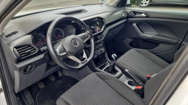 Volkswagen T-Cross image 2