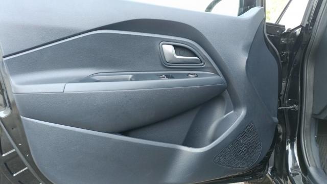 Kia Rio image 9