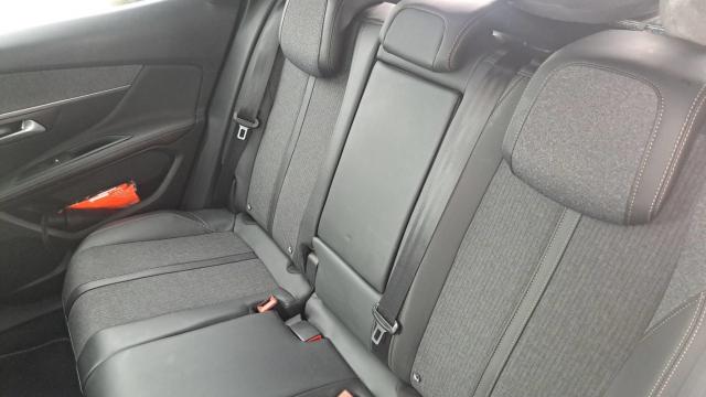 Peugeot 3008 image 3