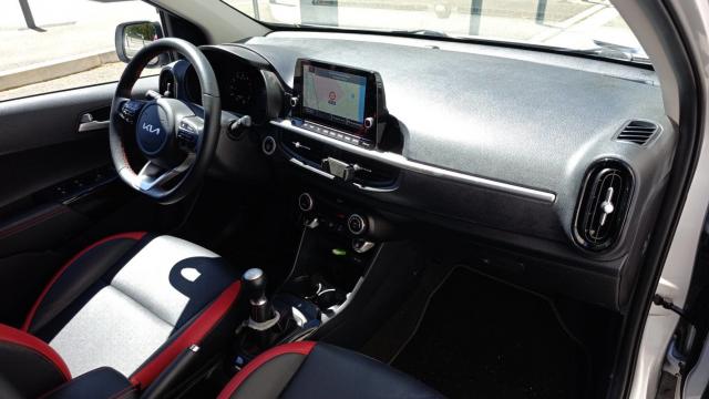 Kia Picanto image 9