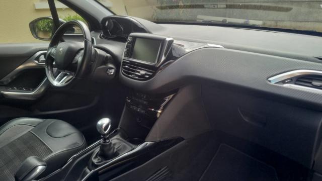 Peugeot 2008 image 2