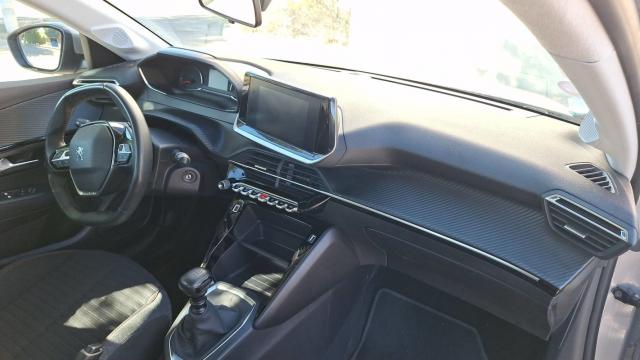 Peugeot 208 image 2