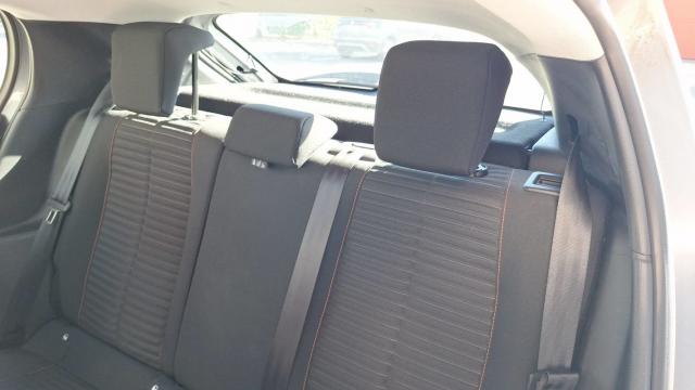 Peugeot 208 image 7