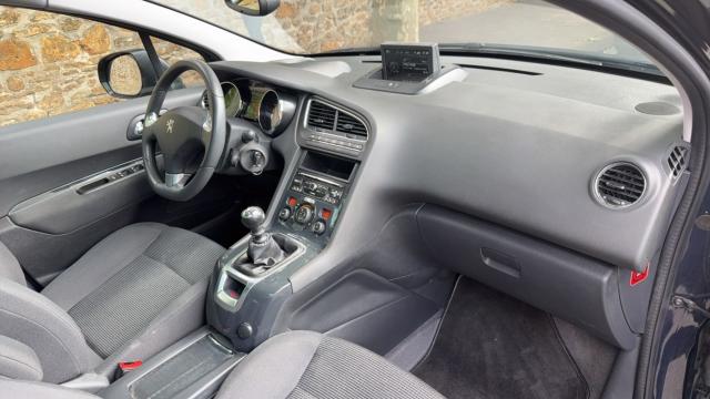 Peugeot 5008 image 7