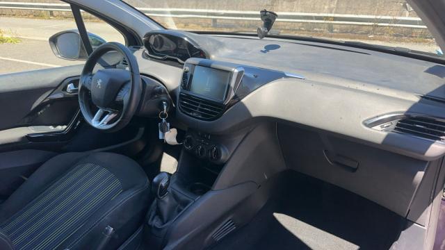 Peugeot 208 image 4