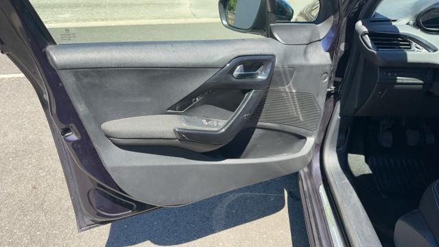 Peugeot 208 image 7