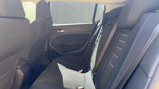 Peugeot 308 image 2