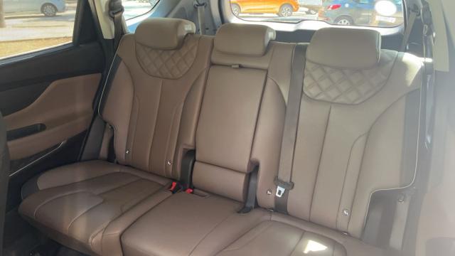 Hyundai Santa Fe image 1