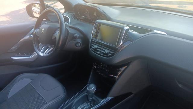 Peugeot 2008 image 5