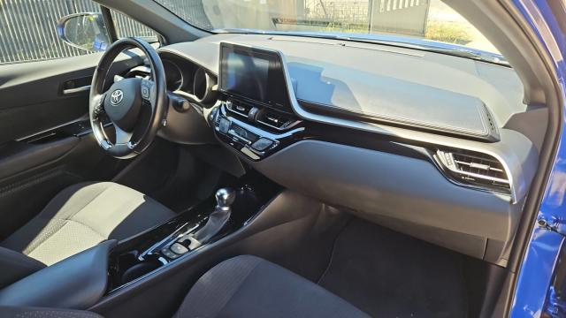 Toyota C-Hr image 7