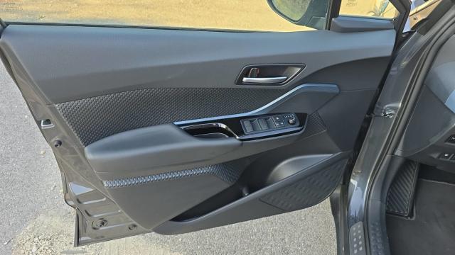 Toyota C-Hr image 2