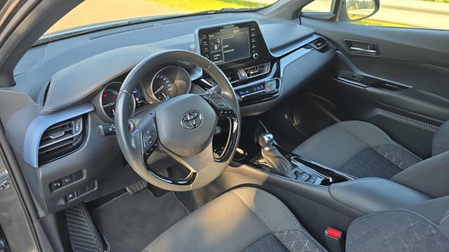 Toyota C-Hr image 5