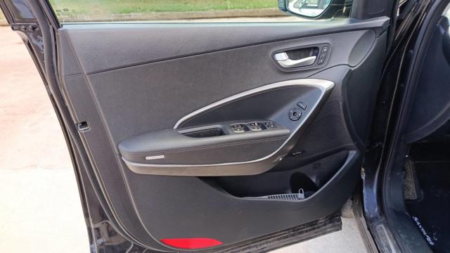 Hyundai Santa Fe image 8