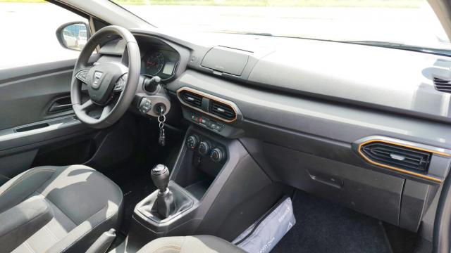 Dacia Sandero image 2