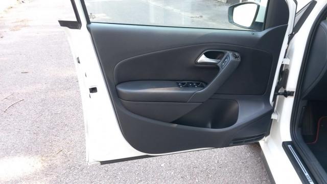 Volkswagen Polo image 9