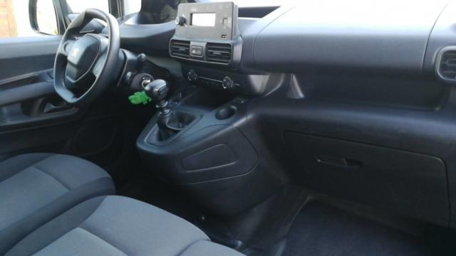 Peugeot Partner image 8