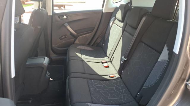 Peugeot 2008 image 1