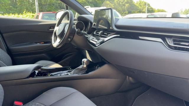 Toyota C-Hr image 8