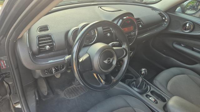 Mini Clubman image 3