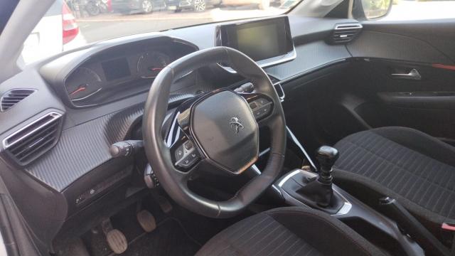 Peugeot 208 image 9