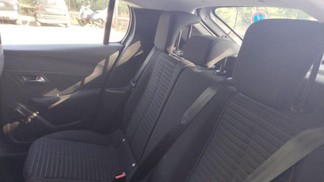 Peugeot 208 image 4
